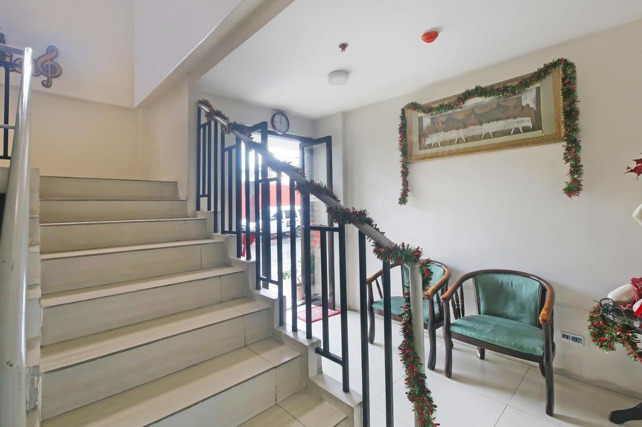 Oyo 896 Silverio Suites Manila Exteriér fotografie