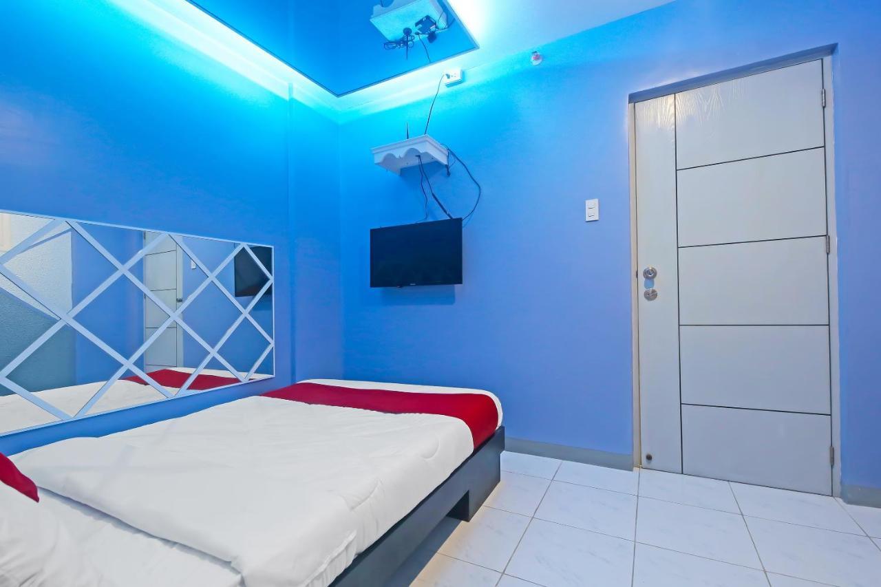 Oyo 896 Silverio Suites Manila Exteriér fotografie