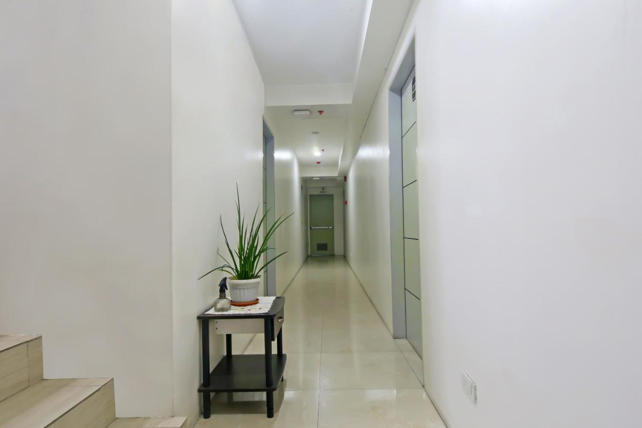 Oyo 896 Silverio Suites Manila Exteriér fotografie